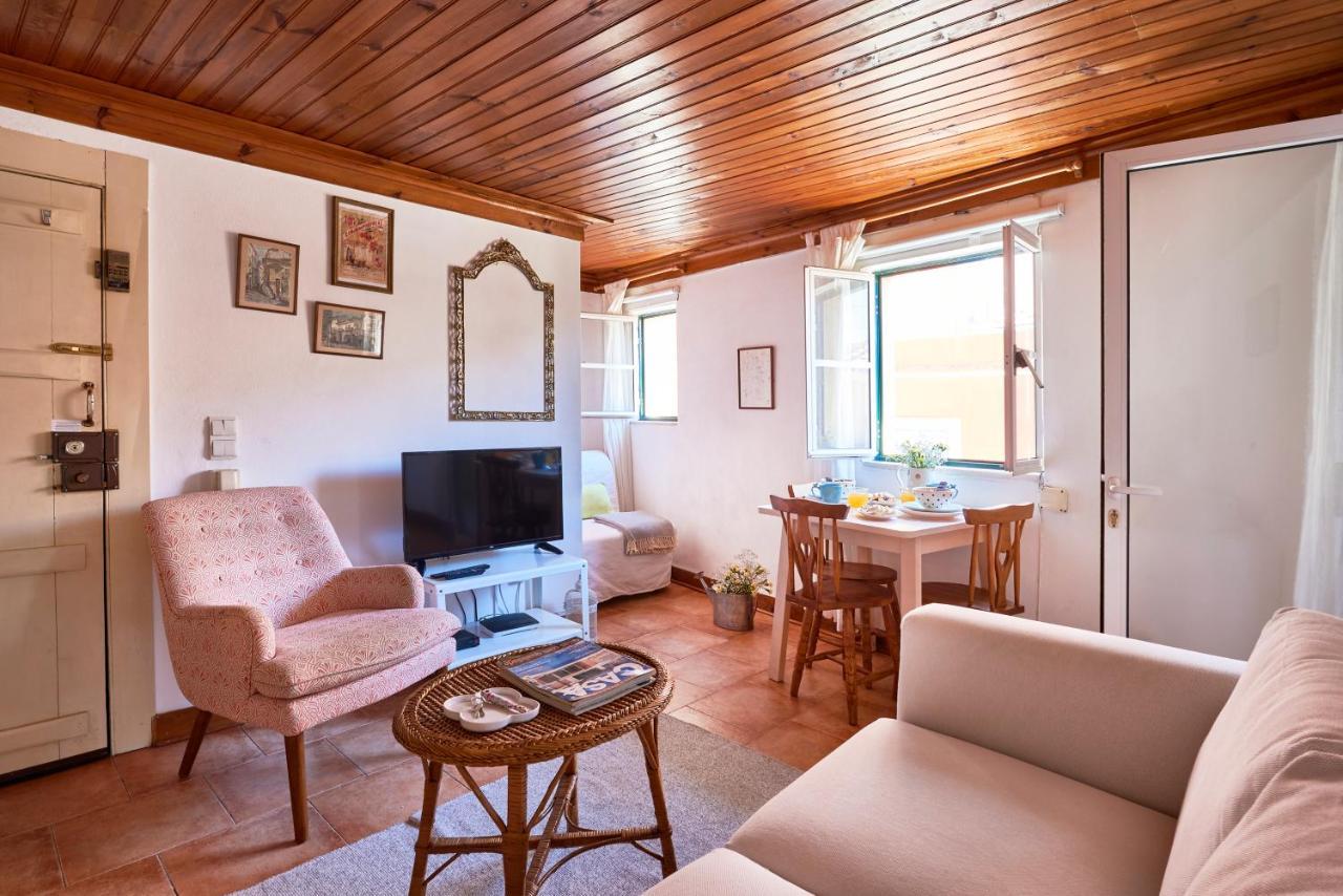 Light Filled Apartment Near Chiado, By Timecooler Lisboa 外观 照片