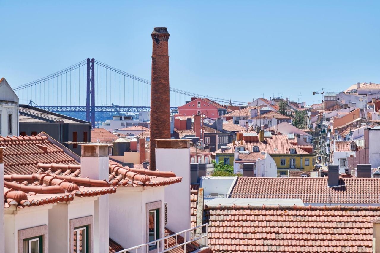 Light Filled Apartment Near Chiado, By Timecooler Lisboa 外观 照片