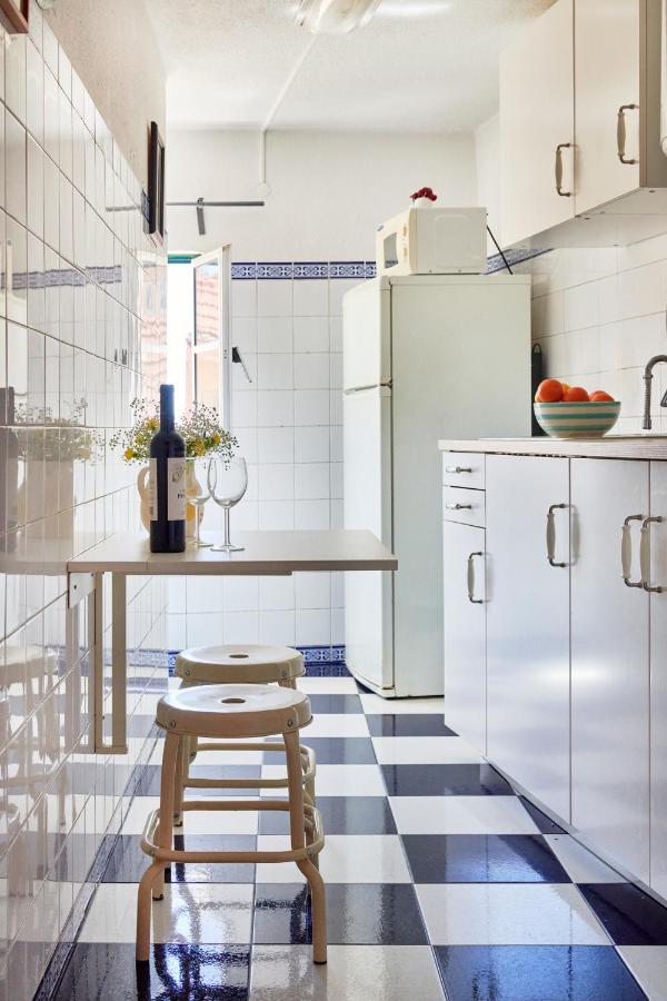 Light Filled Apartment Near Chiado, By Timecooler Lisboa 外观 照片