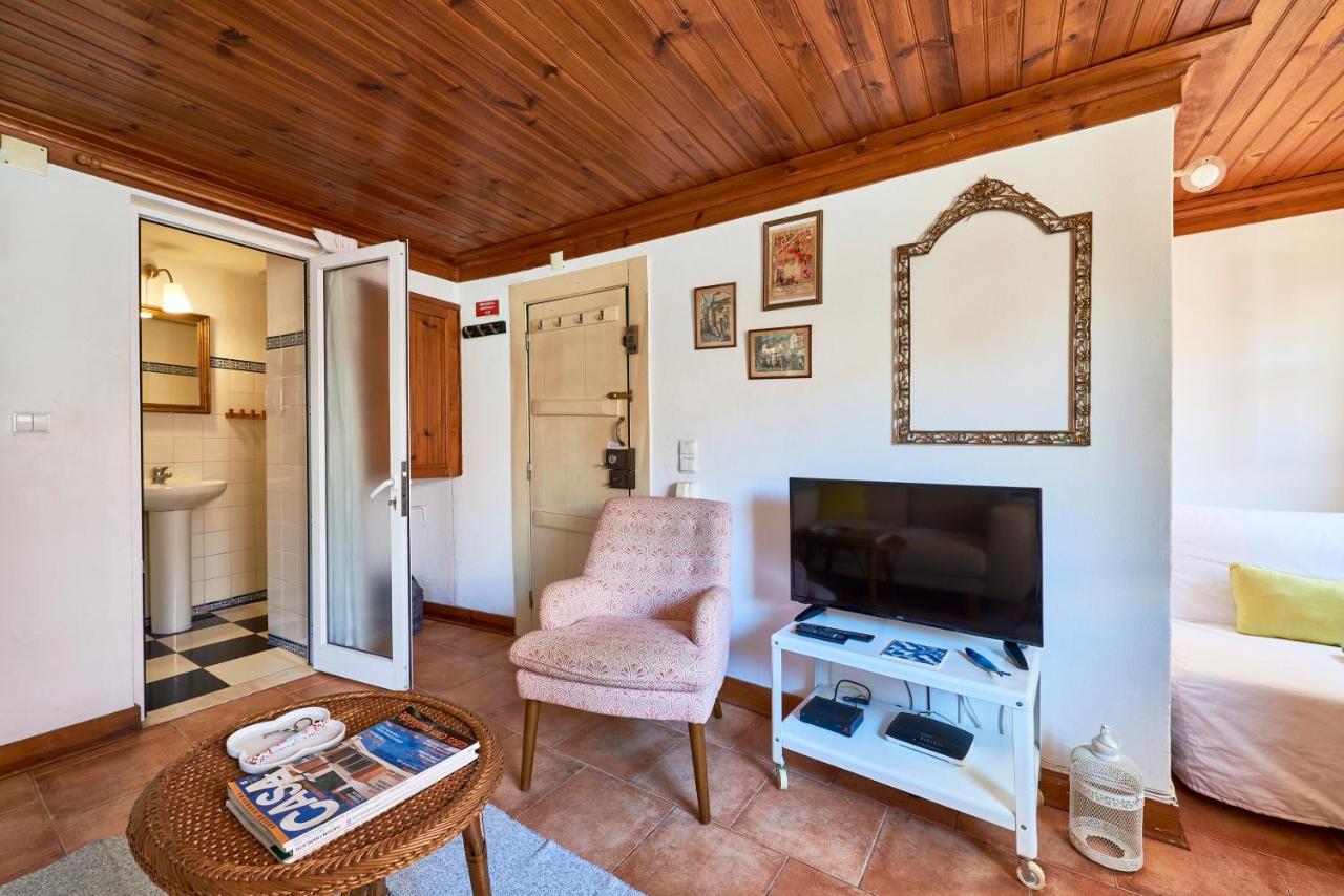 Light Filled Apartment Near Chiado, By Timecooler Lisboa 外观 照片