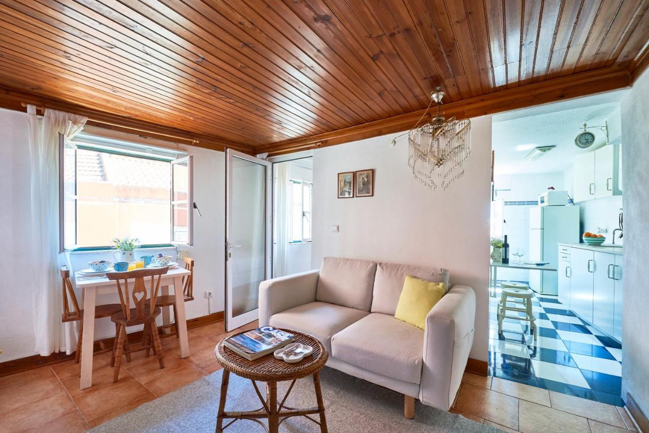 Light Filled Apartment Near Chiado, By Timecooler Lisboa 外观 照片