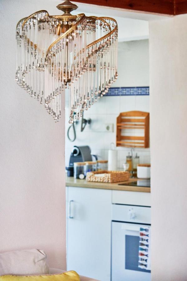 Light Filled Apartment Near Chiado, By Timecooler Lisboa 外观 照片