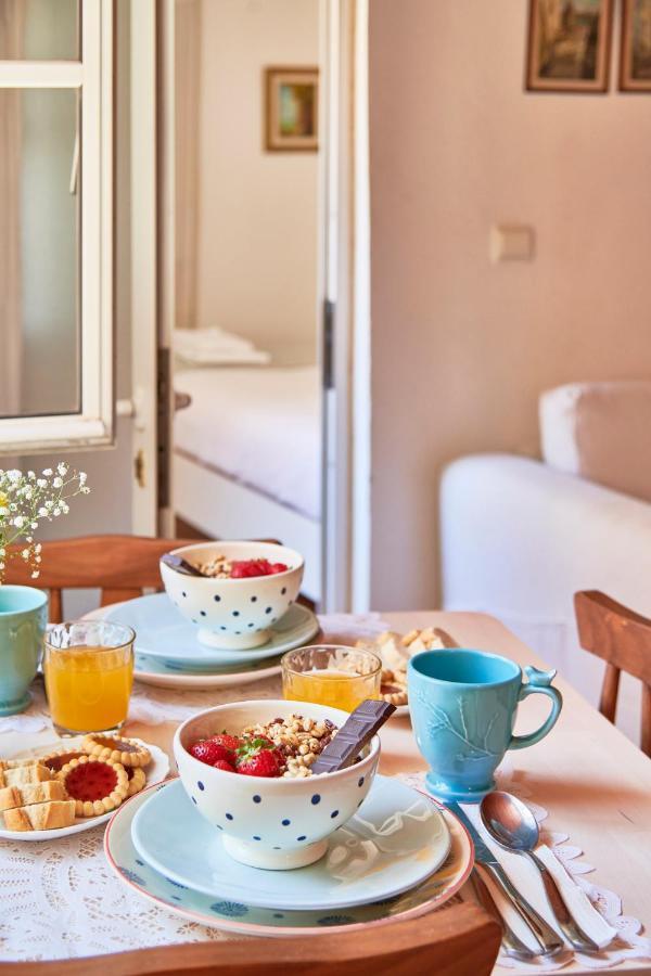 Light Filled Apartment Near Chiado, By Timecooler Lisboa 外观 照片